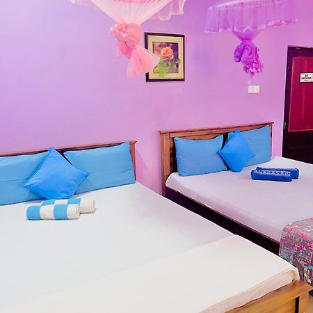 Gloriya Mathews Hotel Negombo Bagian luar foto