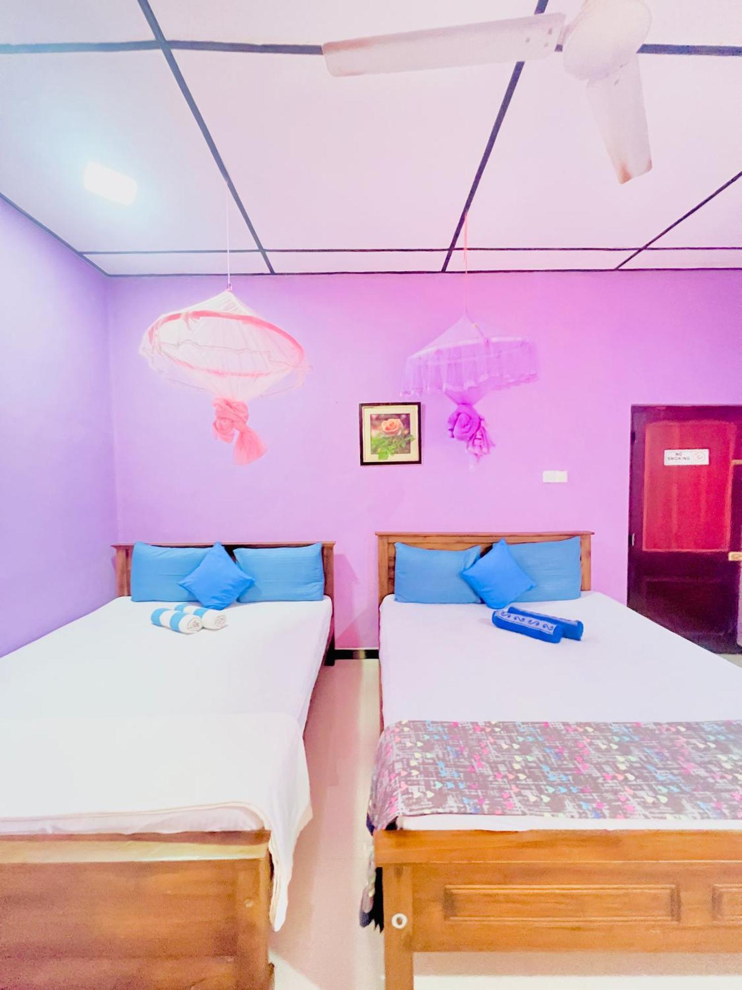 Gloriya Mathews Hotel Negombo Bagian luar foto