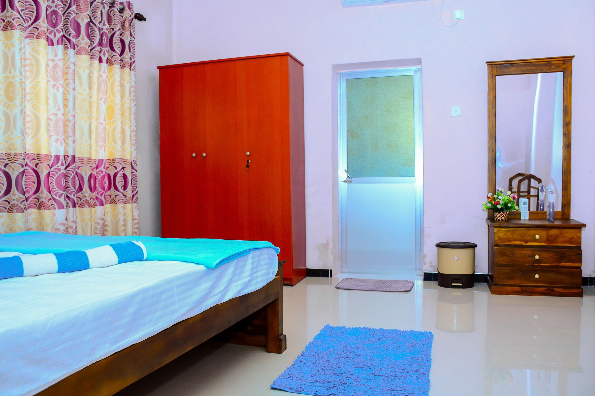 Gloriya Mathews Hotel Negombo Bagian luar foto
