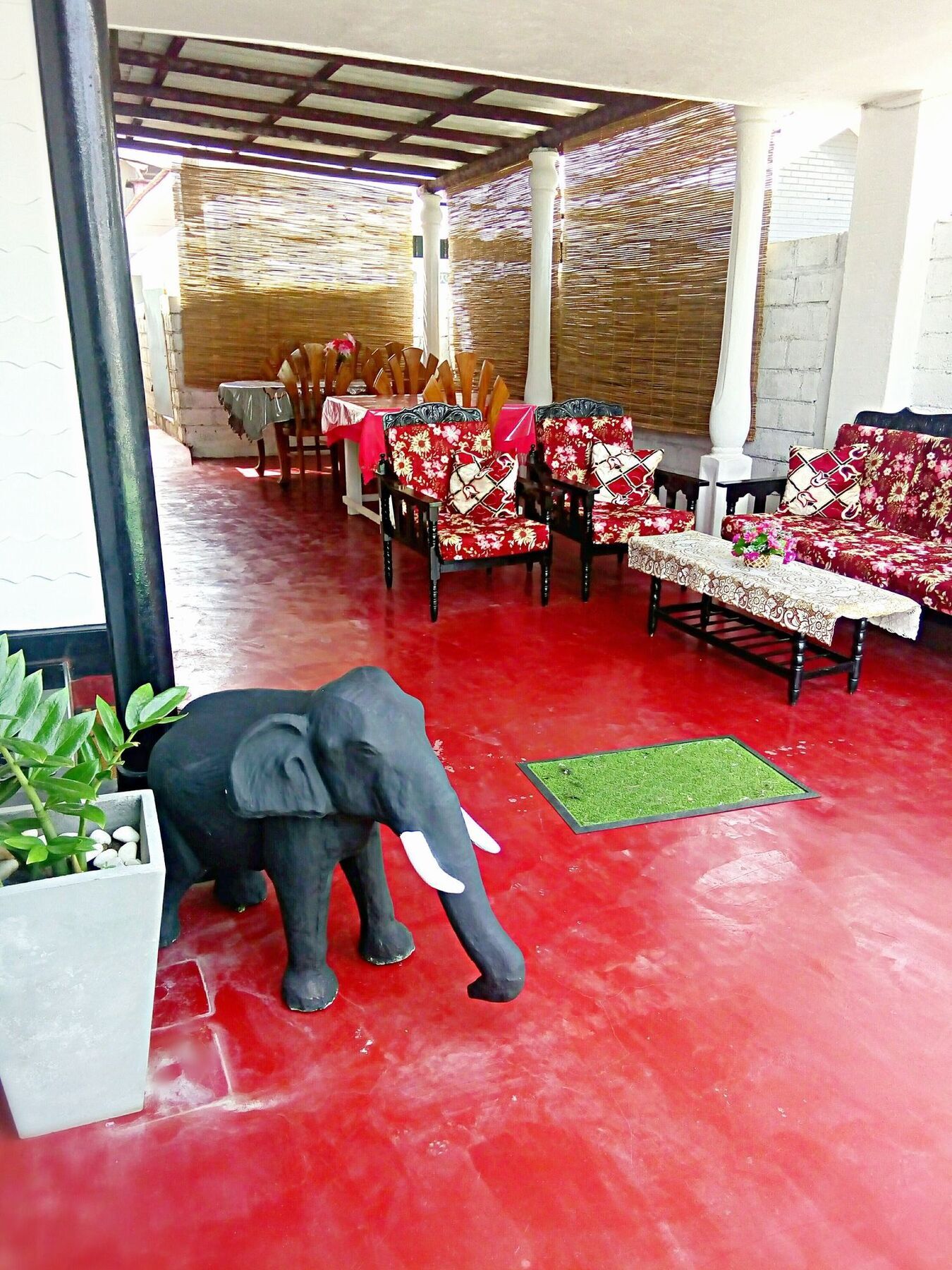 Gloriya Mathews Hotel Negombo Bagian luar foto